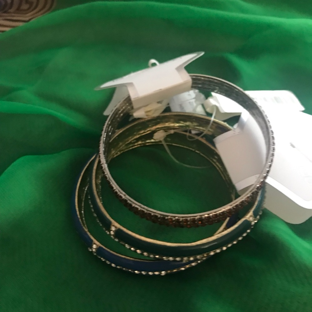 Set of 3 bracelets never wear le château bleu Green and brown